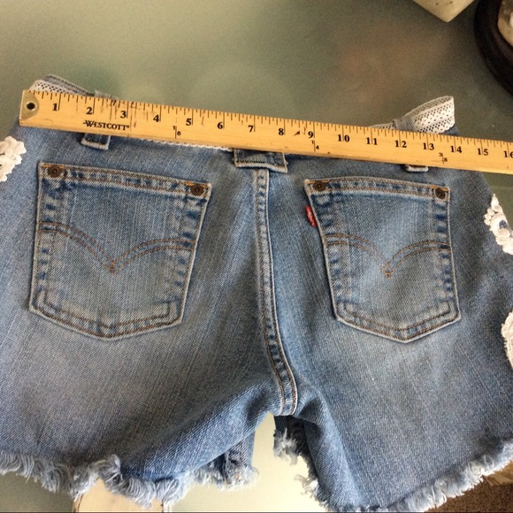 Levi’s Short Blue  Lace Upcycled Sz 3 JR - Picture 3 of 4